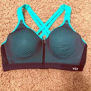 Victoria Secret Front close sports bra